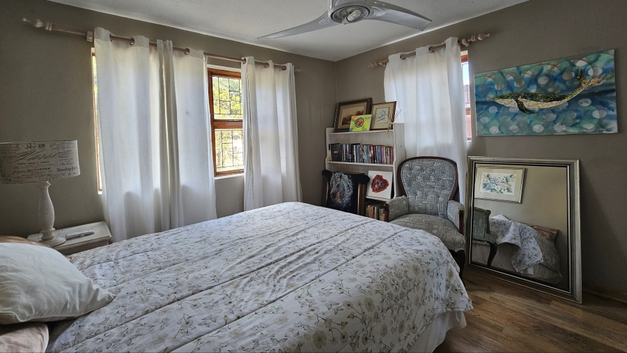 5 Bedroom Property for Sale in Voelklip Western Cape